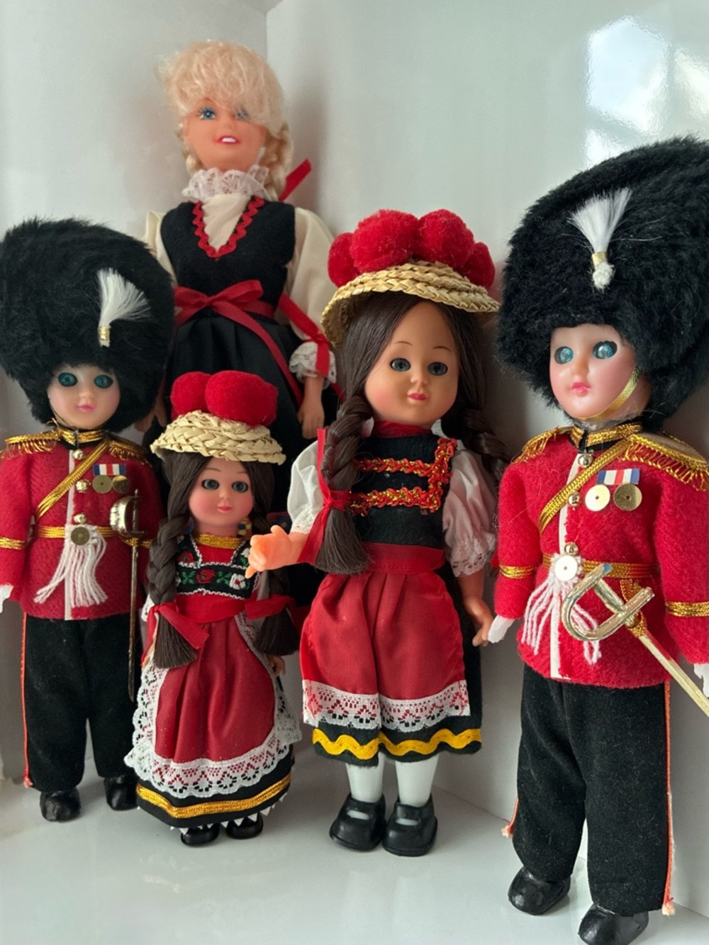 NWOT 5 Vintage International Dolls Traditional Costumes, Germany, Sweden, London